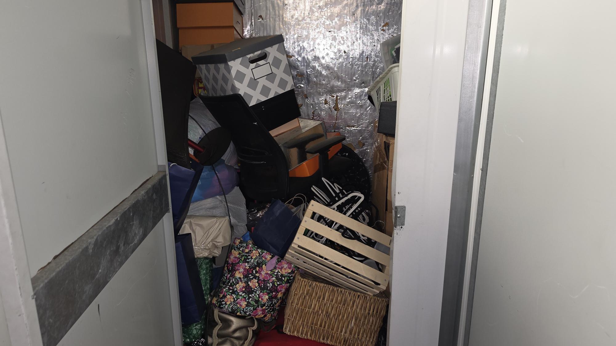 Unit 3352 contents – photo 1