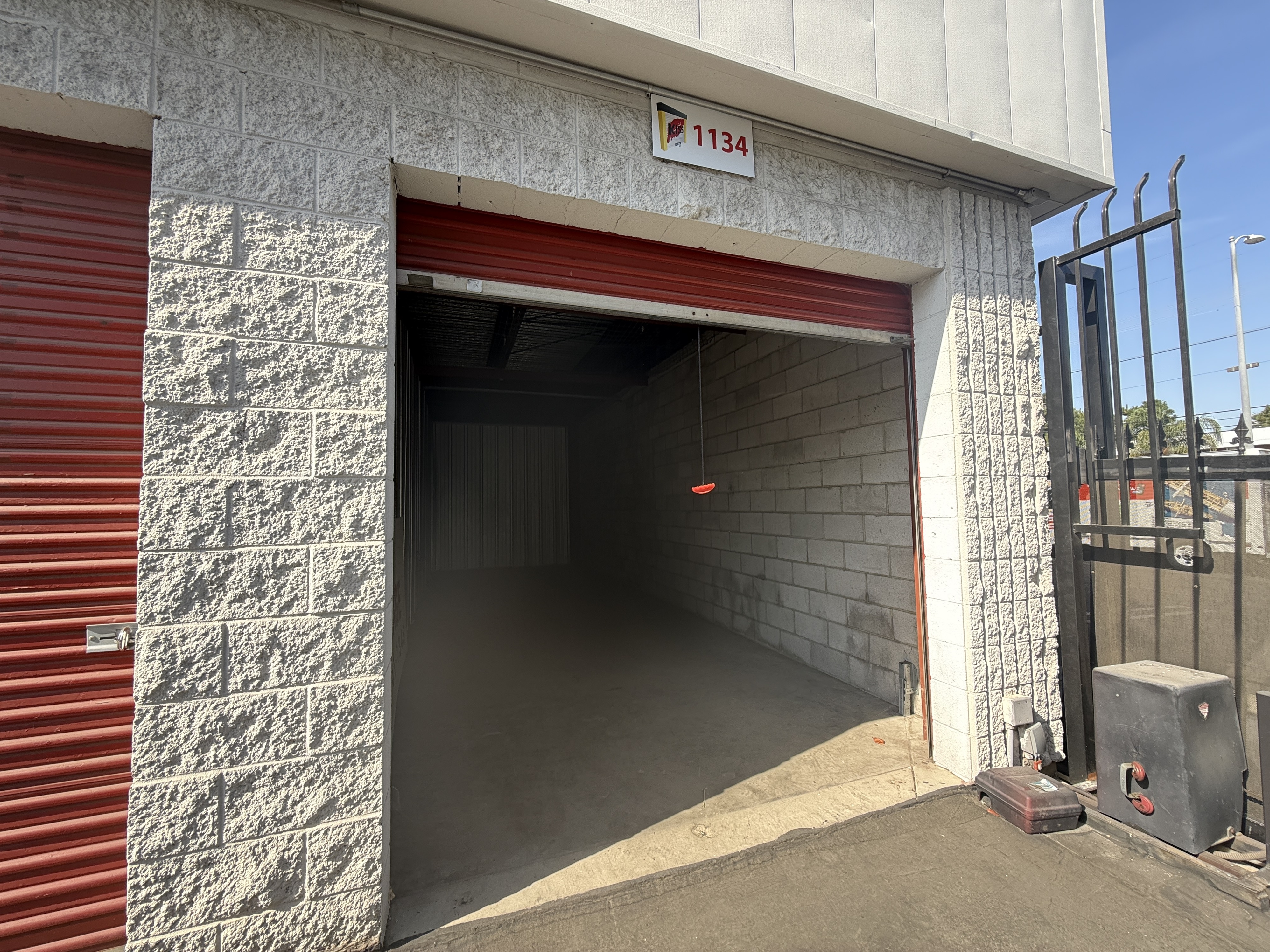 10x30 Drive Up Self Storage Unit - Van Nuys California