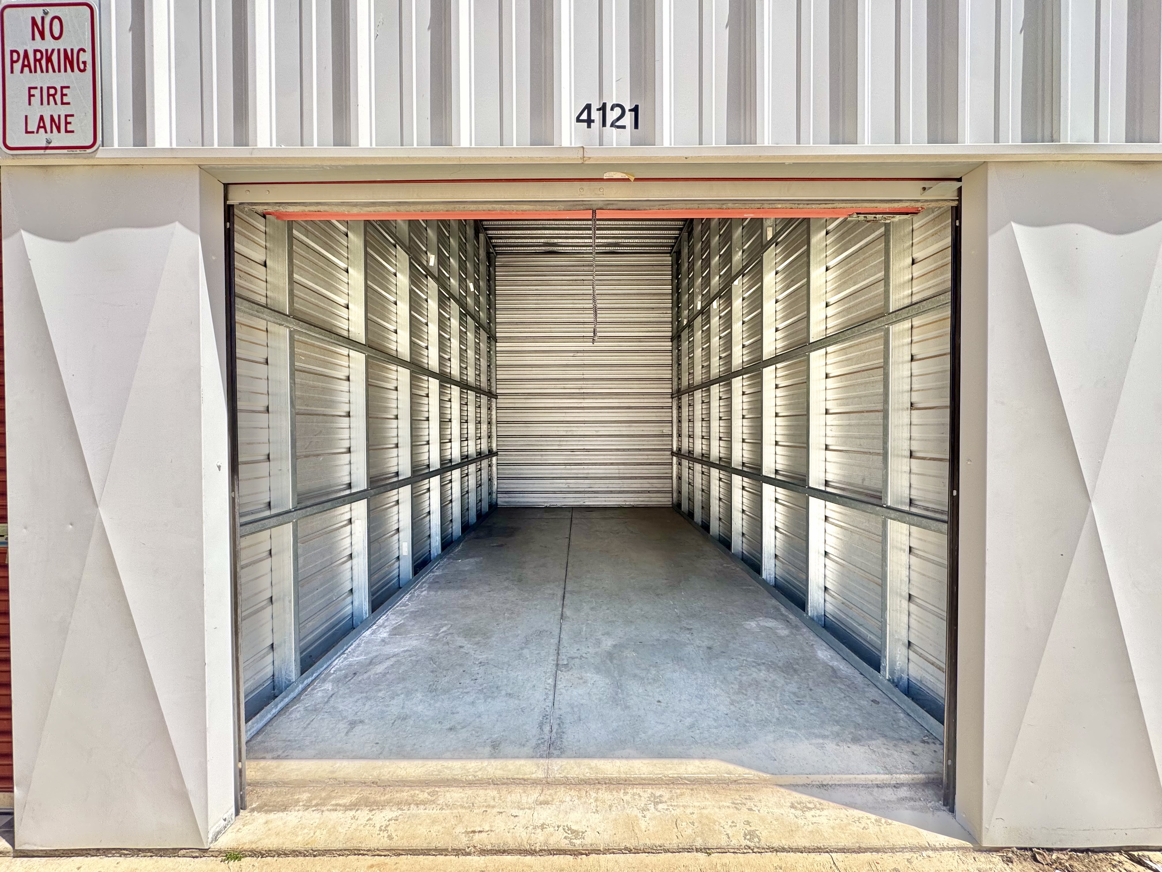 10x20 Santa Clarita Drive Up Self Storage 