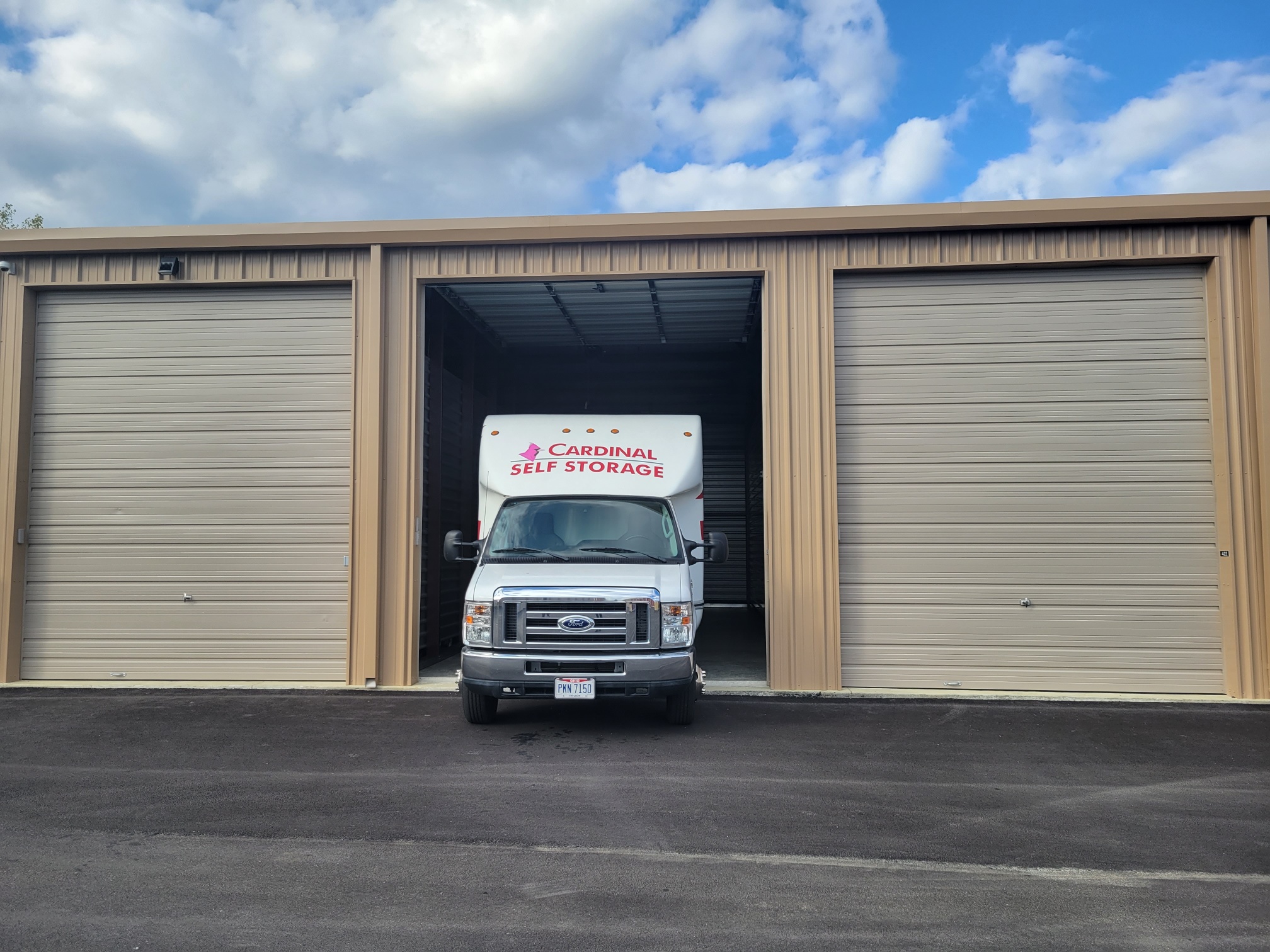 Maxtown Drive Up Boat RV Interior Unit With Free-Move In Truck Parked inside