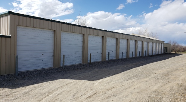 Large Drive-Up units at Alpine Storage