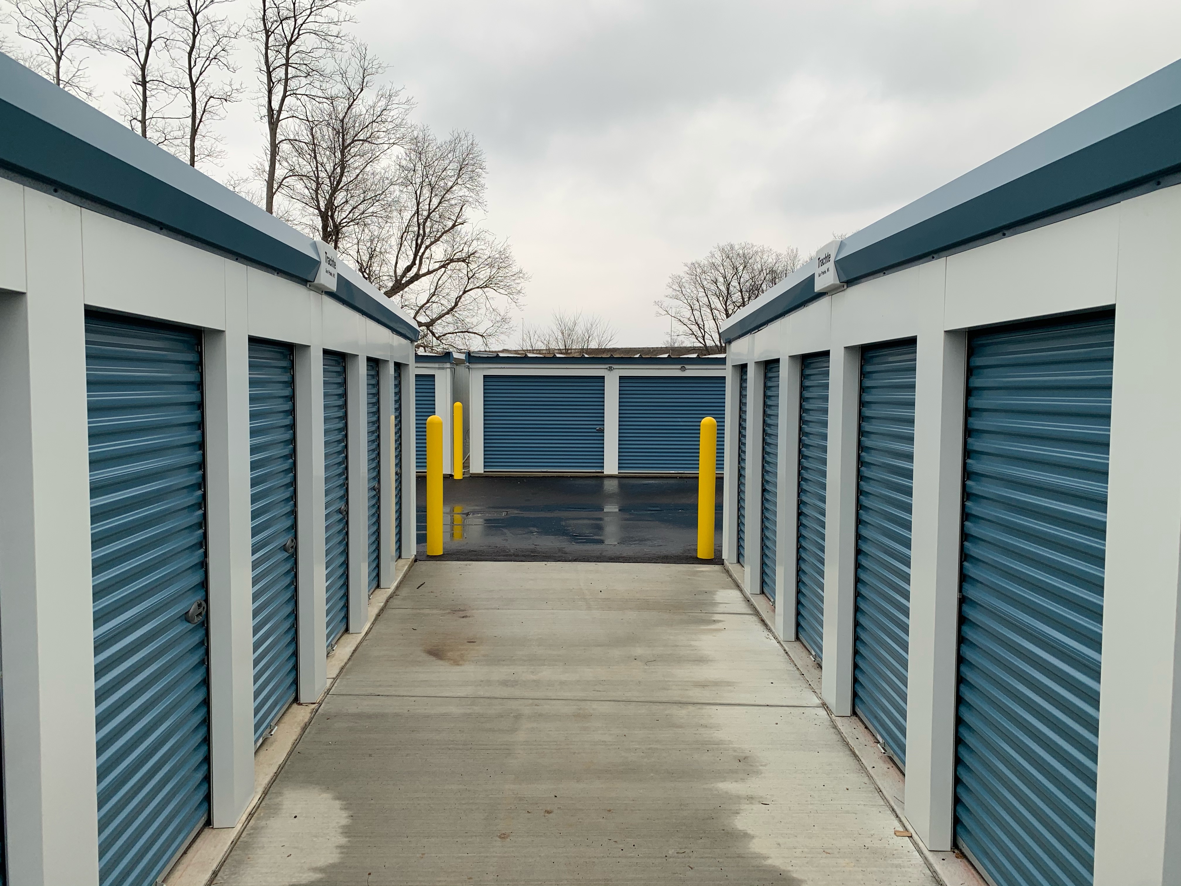 outside access self storage units with walk up doors