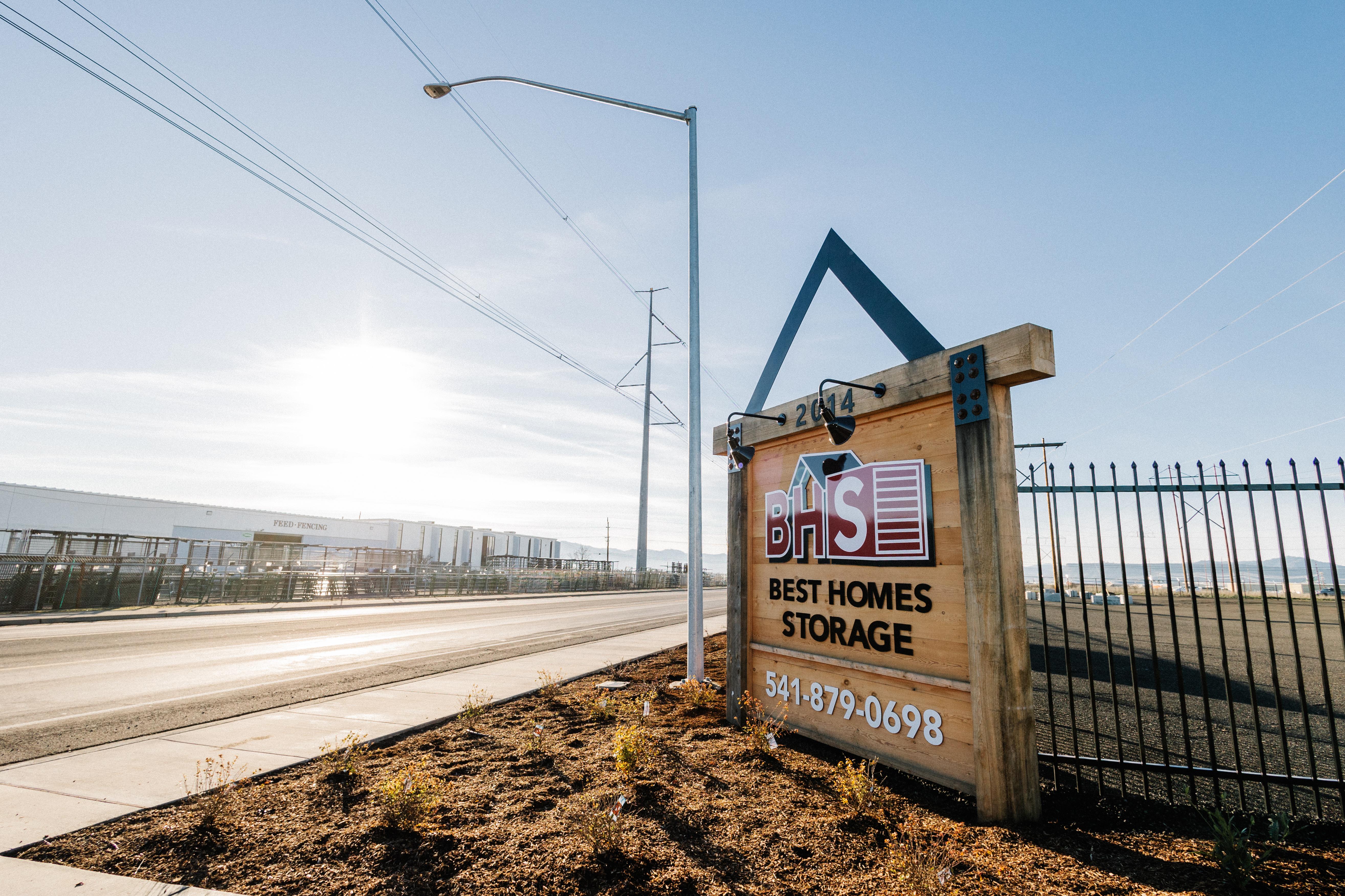 Best Homes Storage Logo in White City, OR