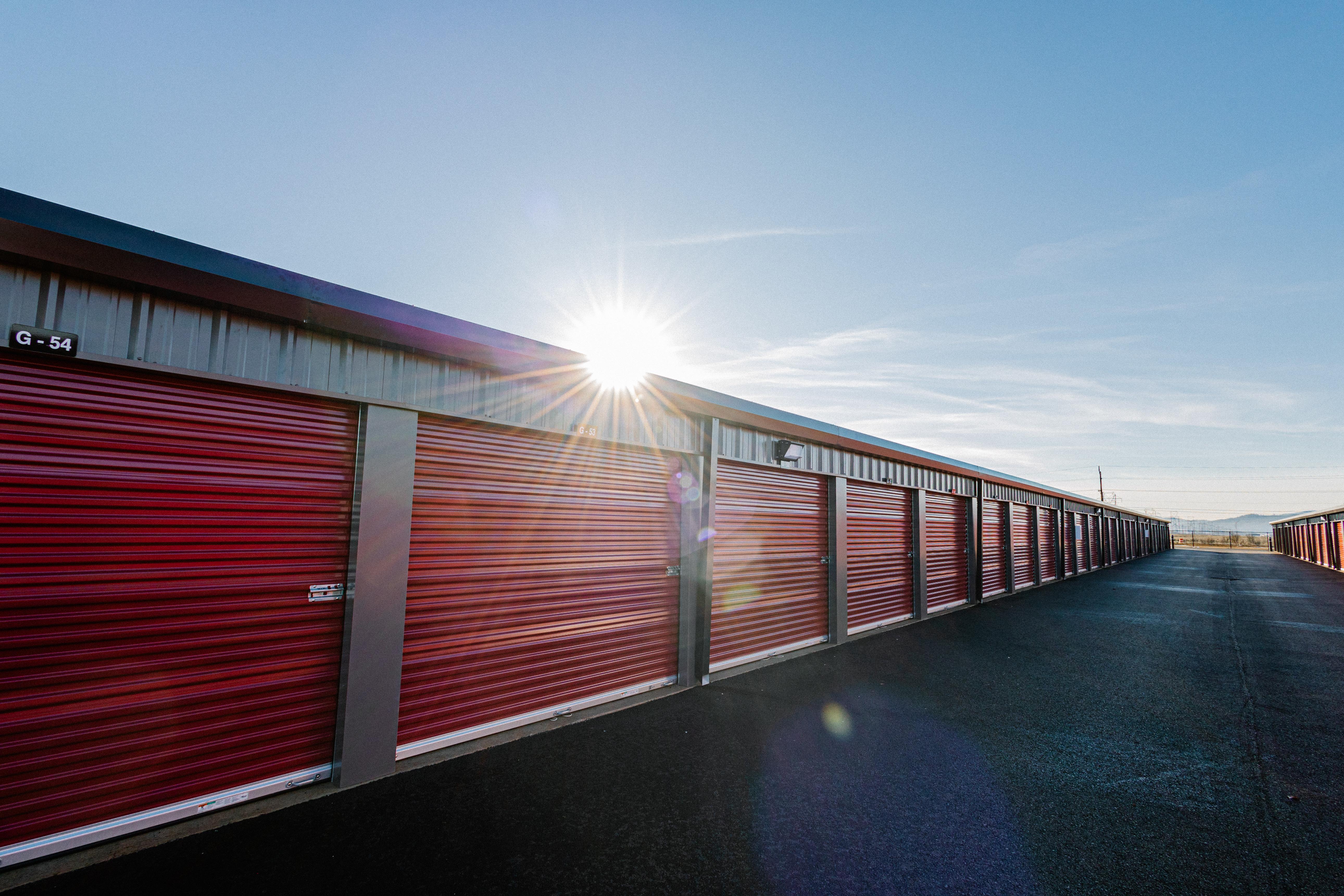 Clean Drive-Up Units in White City, OR