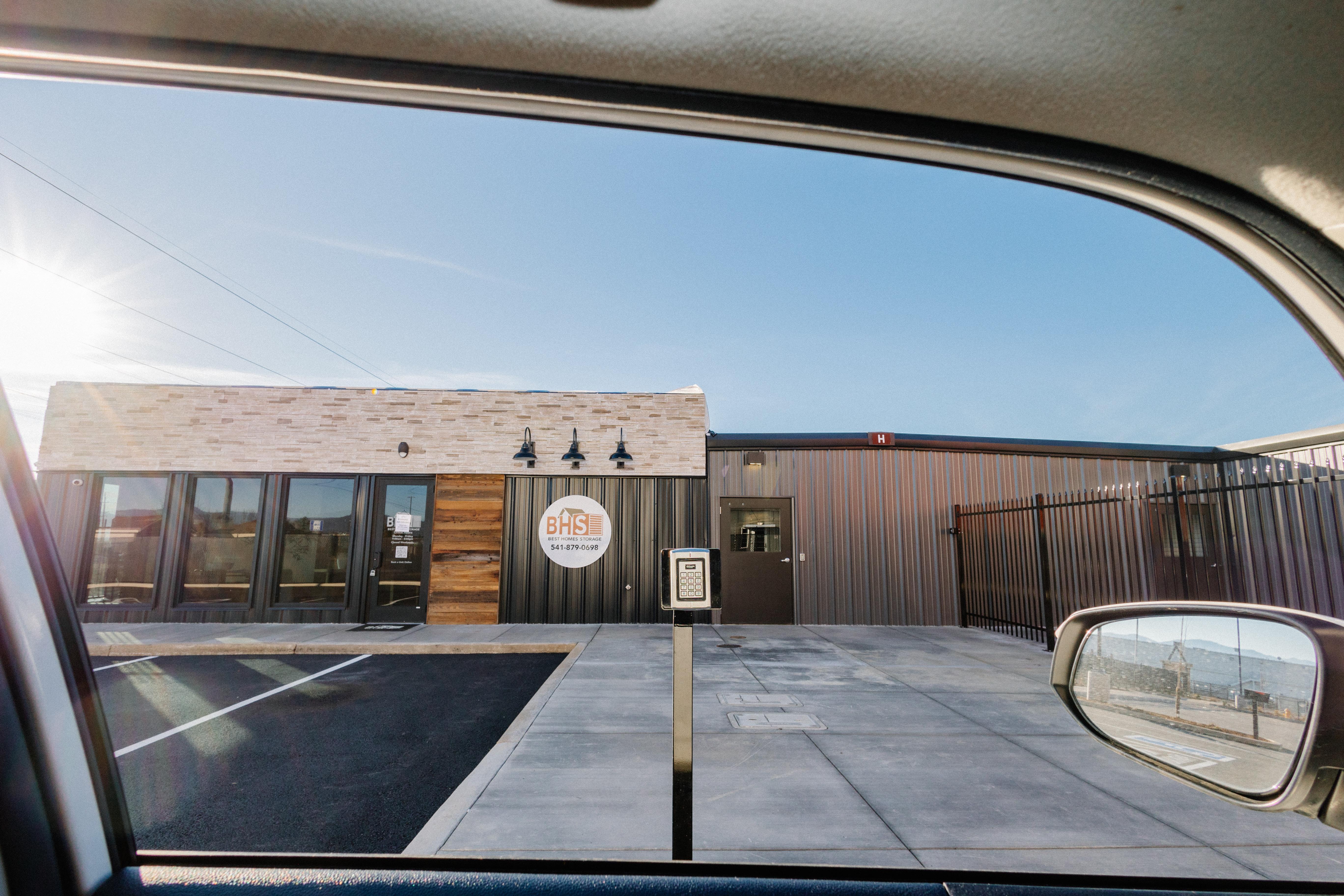 Convenient Storage Facility in White City, OR