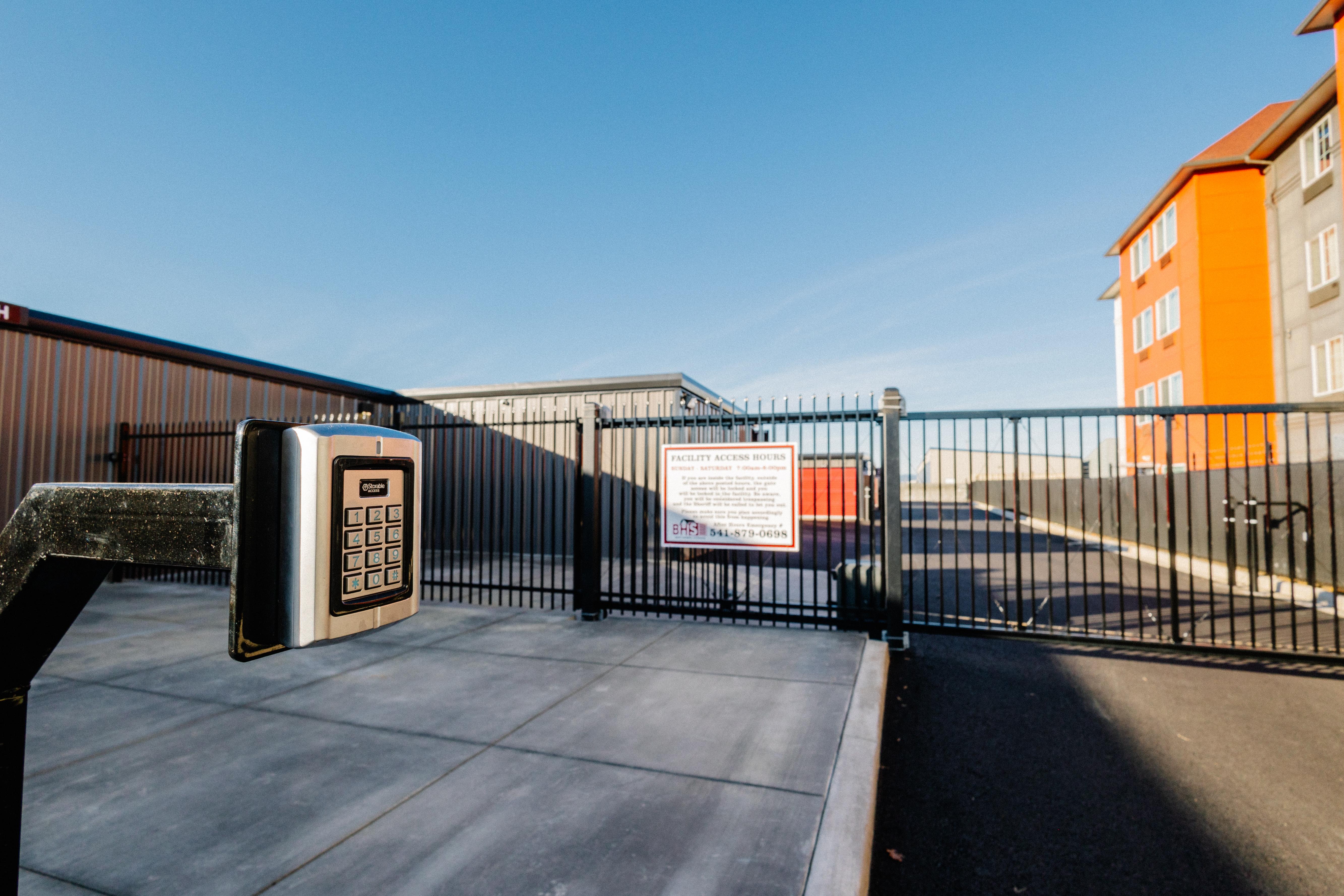 Keypad Storage Entry in White City, OR