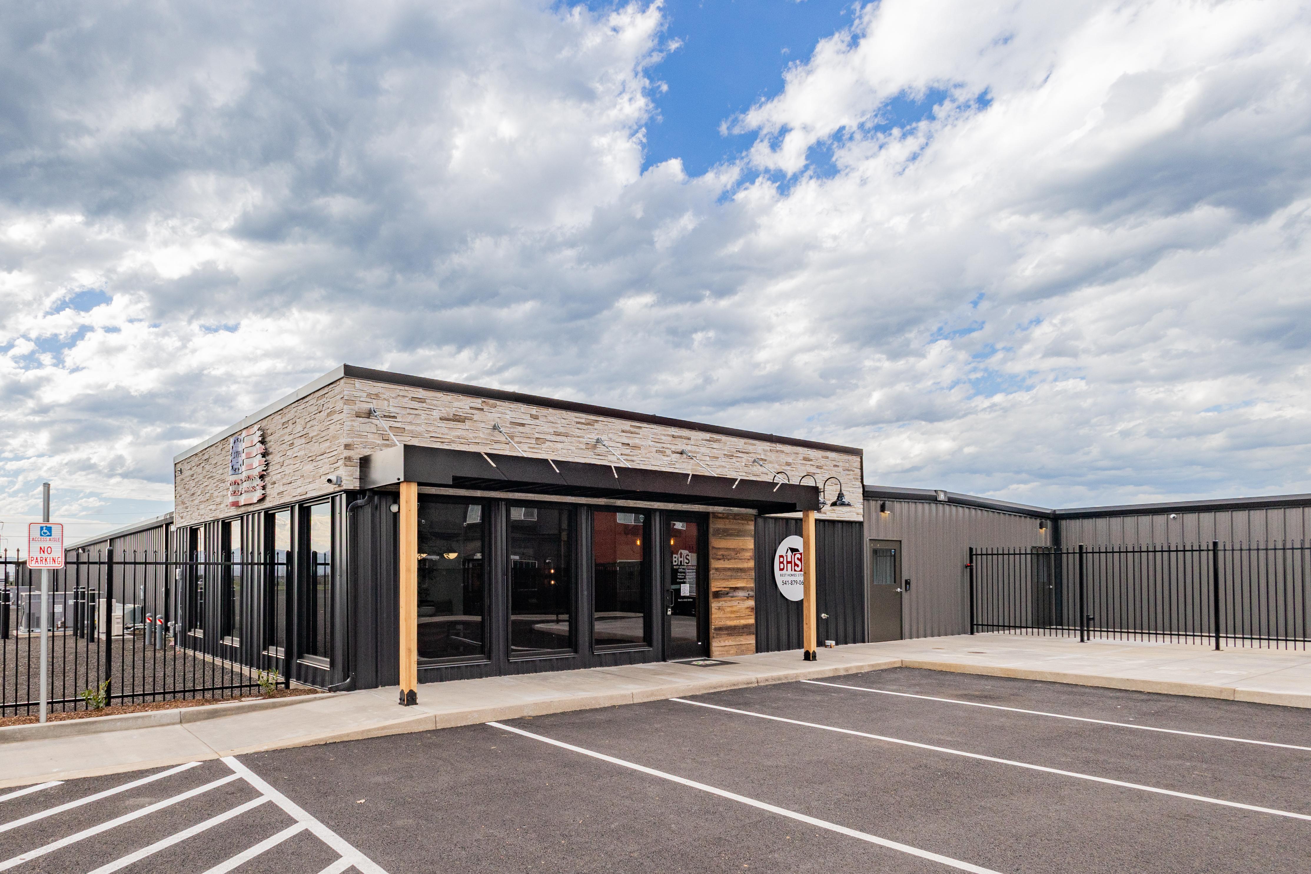 Outdoor Boat Parking in White City, OR