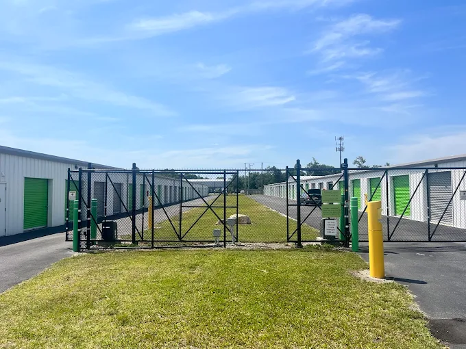 Richmond Hill Lock-N-Store 400 Longwood Drive Richmond Hill, GA 31324