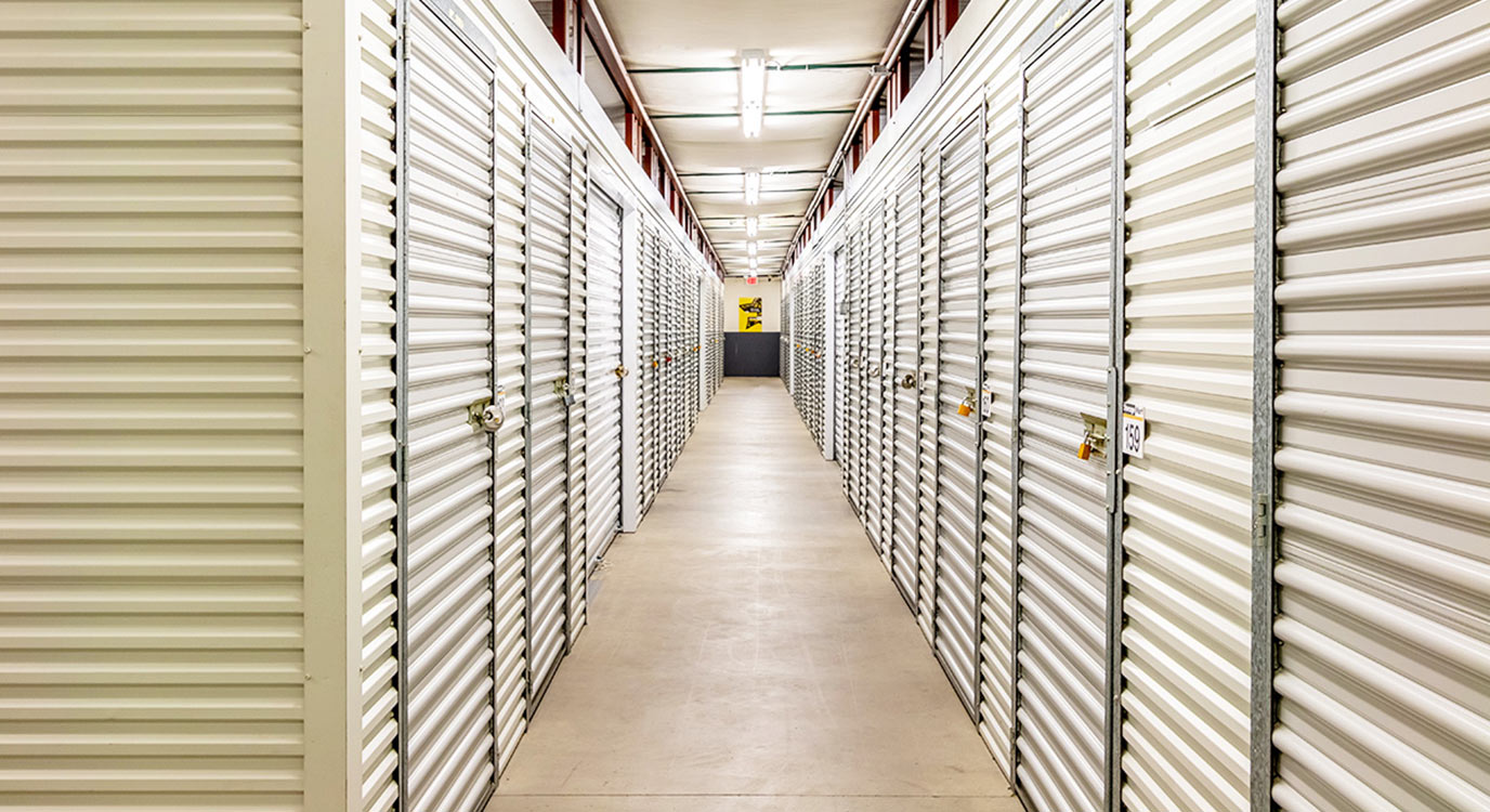 Self Storage Near Me in Urbandale on Douglas Ave StorageMart