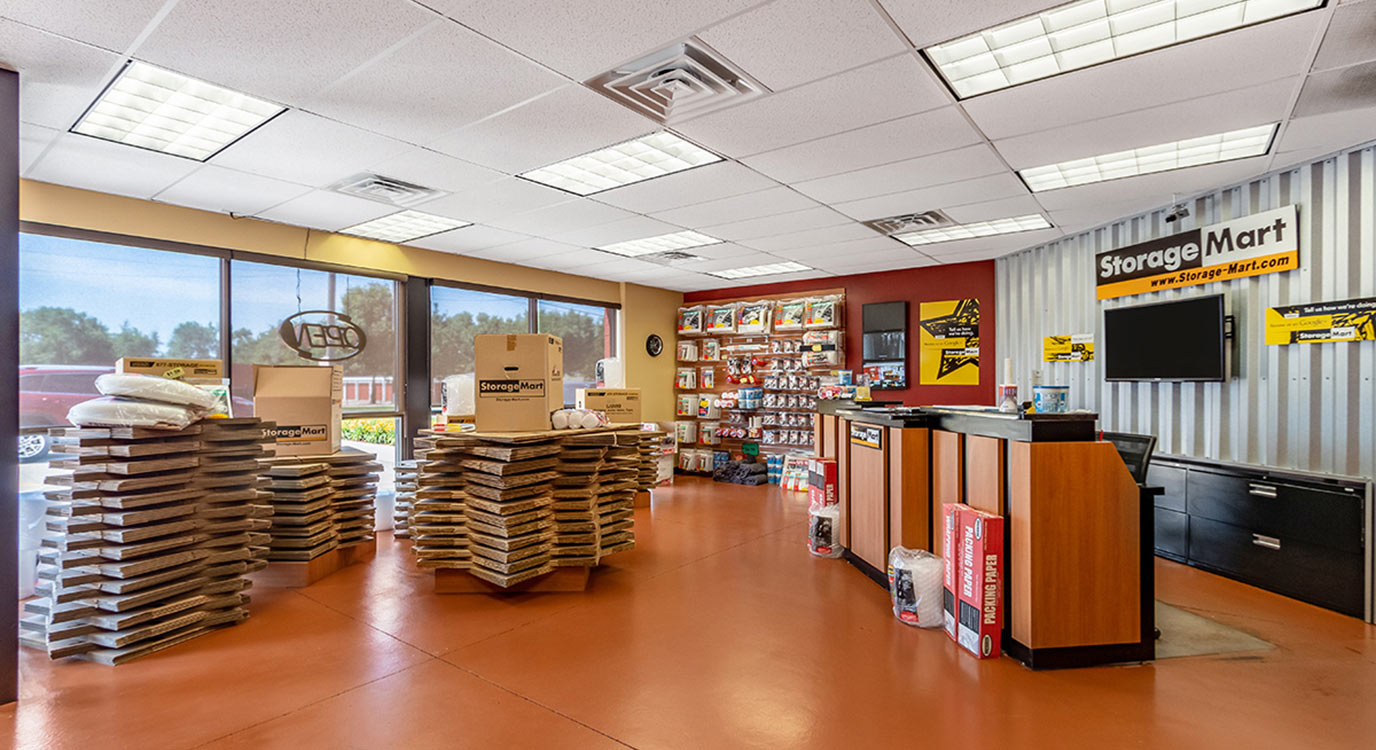 Windsor Heights Storage Units StorageMart