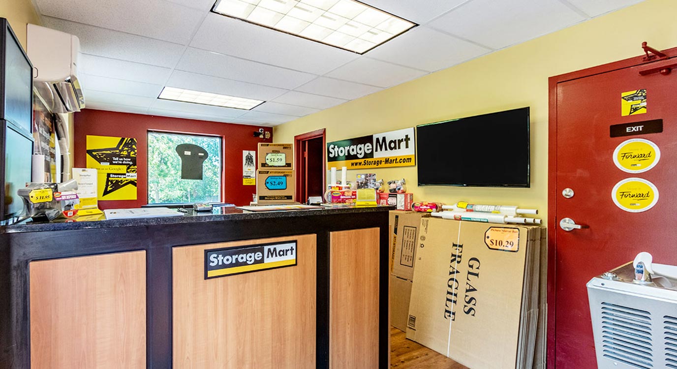 Storage Units in Windsor Heights StorageMart