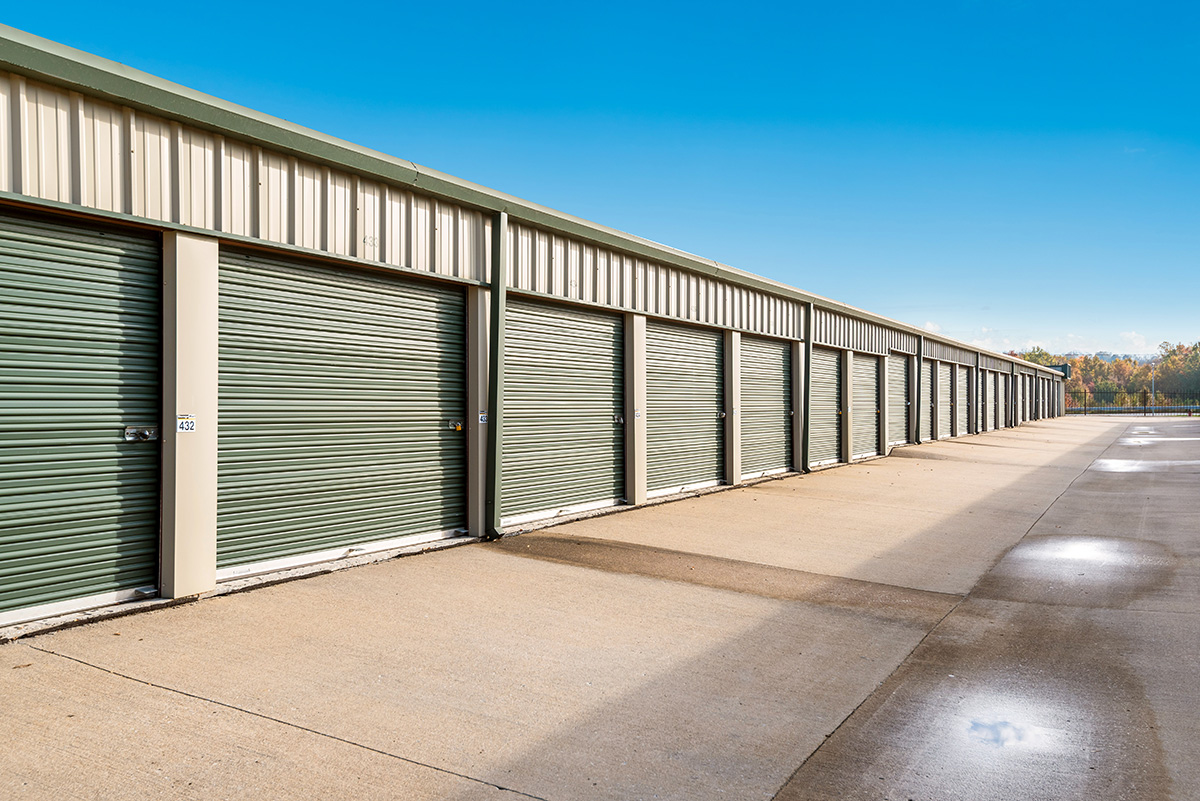 Kansas City Self Storage Units & Lockers on Holmes Rd StorageMart