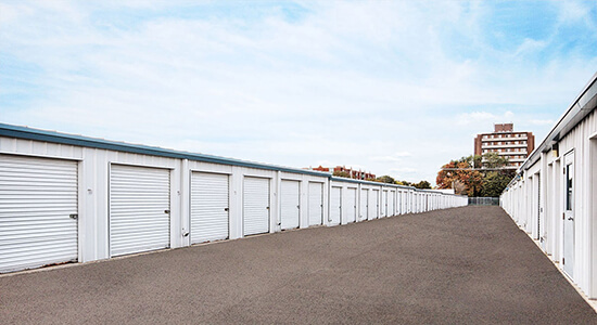 Storage Units in London, Ontario on Adelaide St N | StorageMart