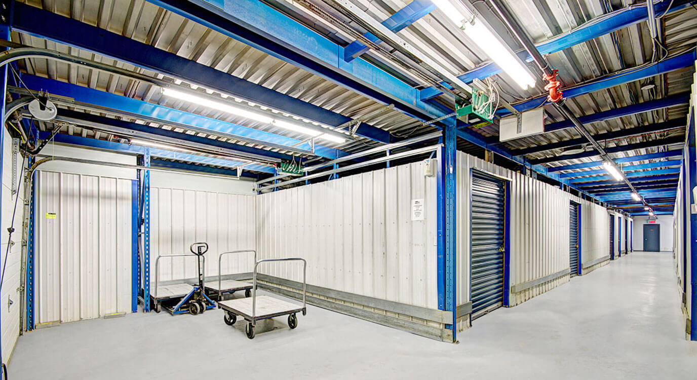 Québec Self Storage on Rue Jacquard StorageMart