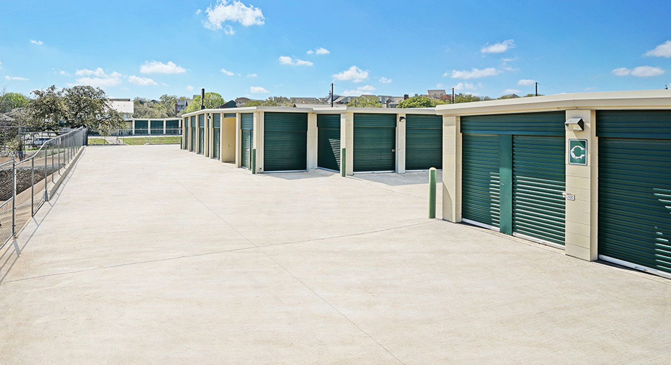Thousand Oaks Storage in San Antonio, TX StorageMart