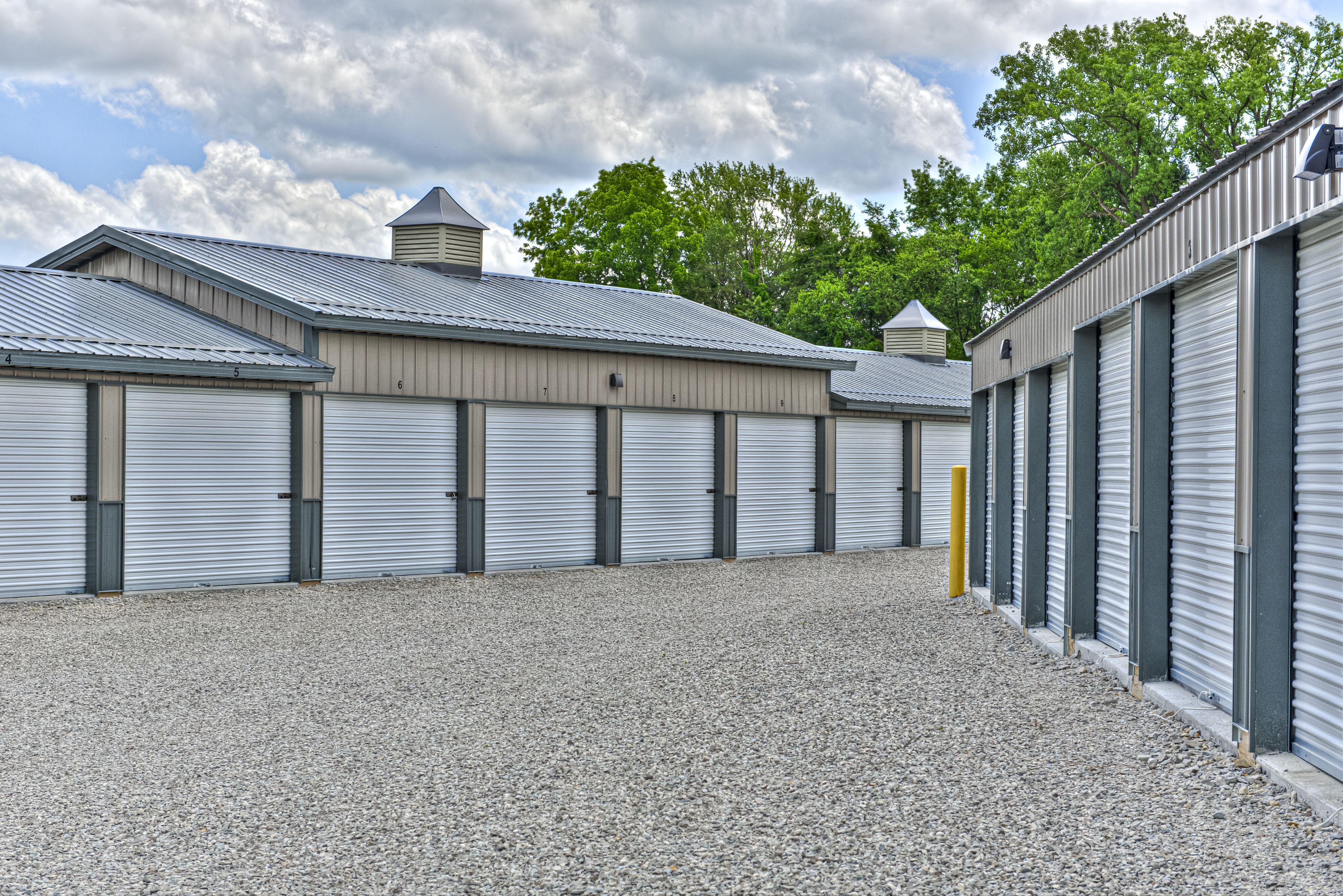 medium storage units at in 236