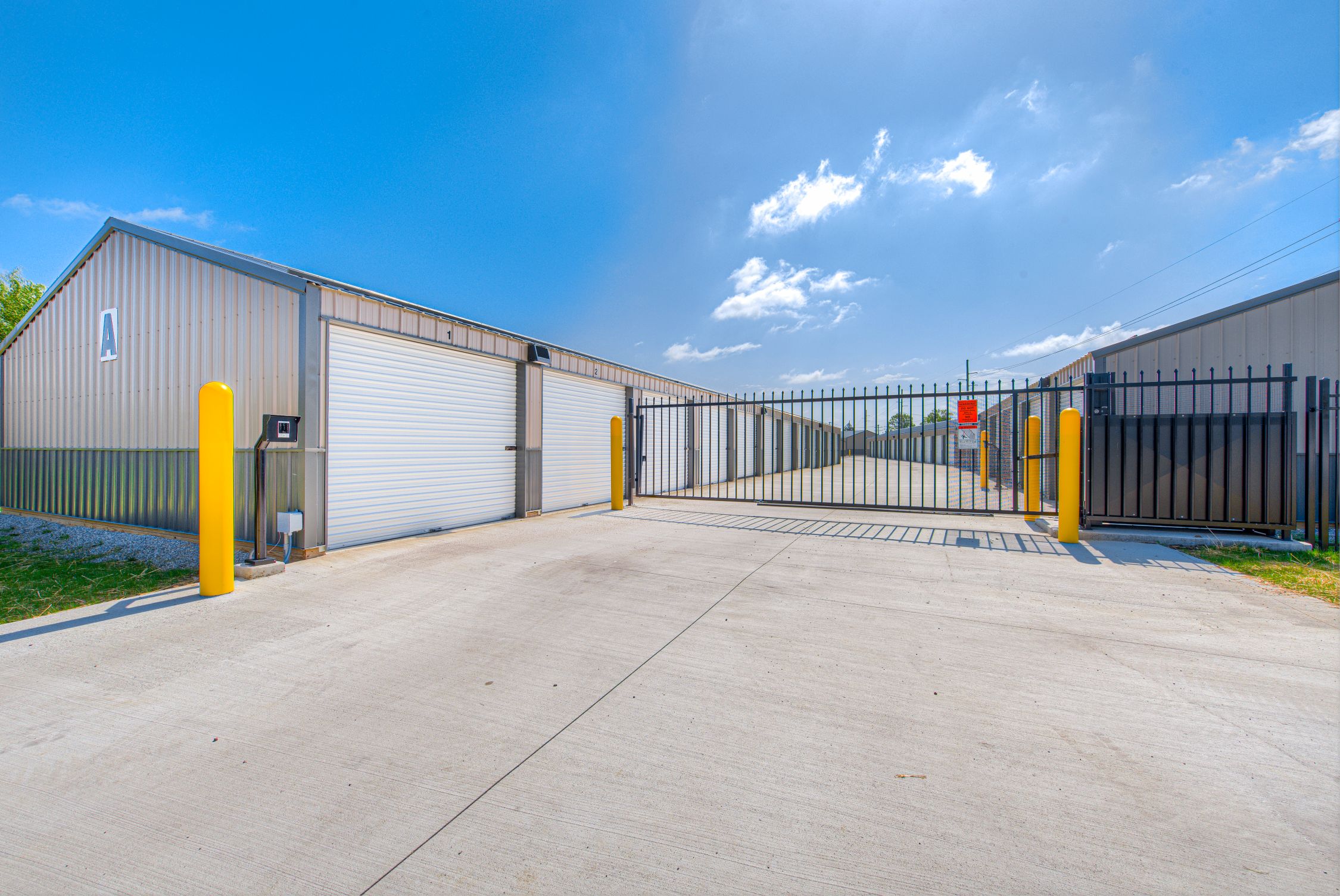 Safe and Secure Storage Units with electronic gate access in Danville Indiana near Avon Indiana