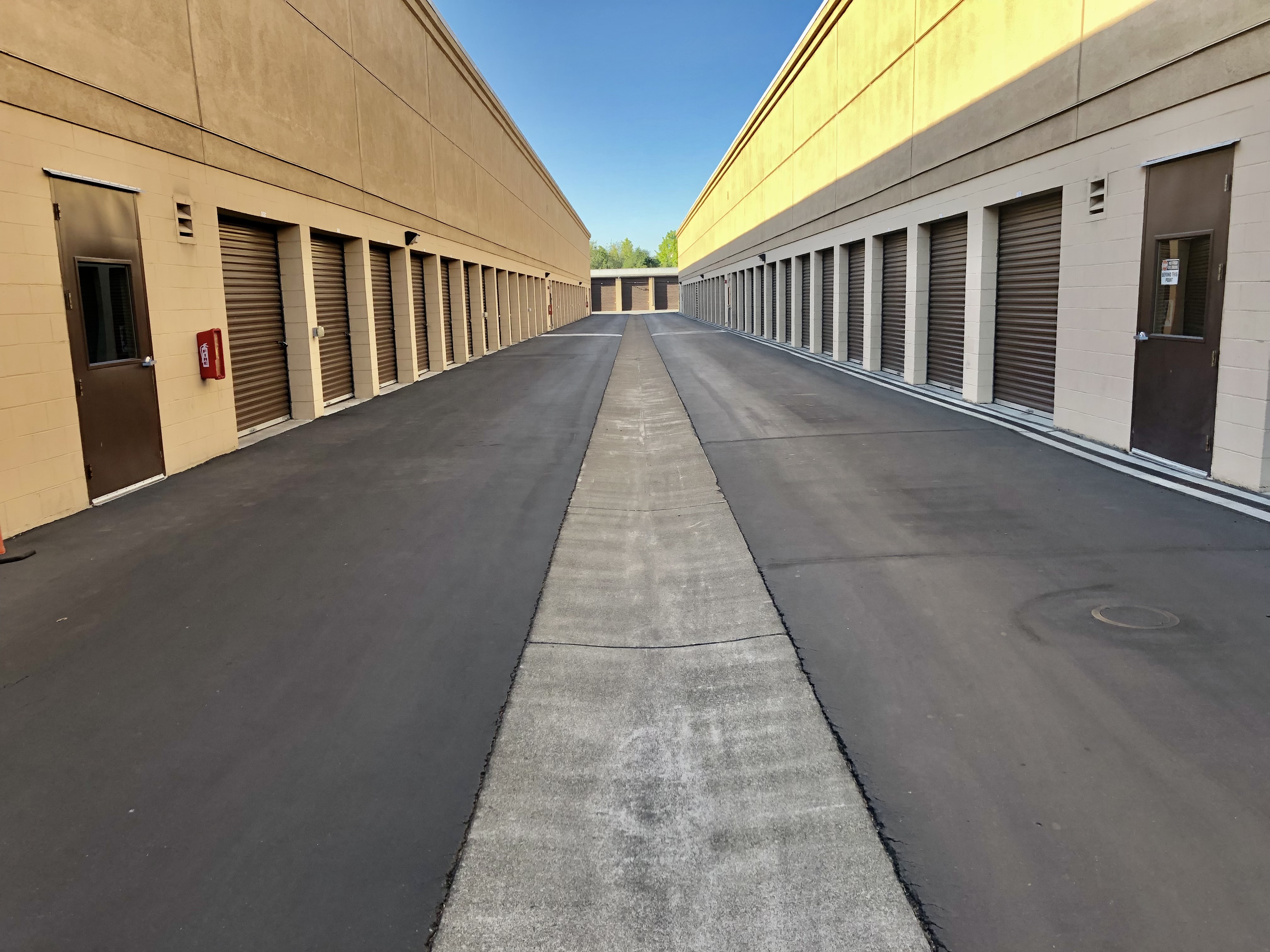 Expressway Self Storage 6001 Commerce Blvd Rohnert Park, CA 94928