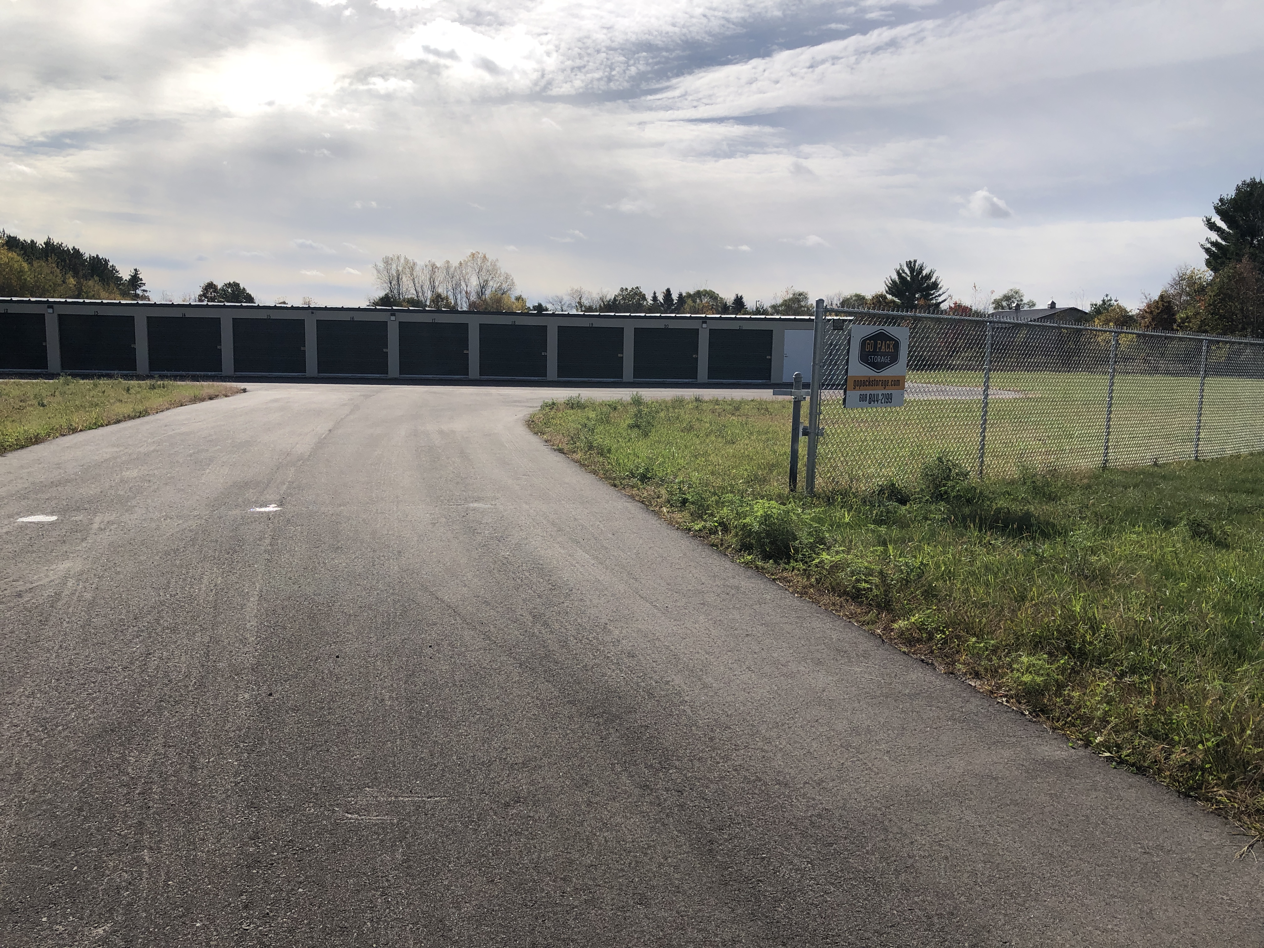 large outdoor storage units available, baraboo wi