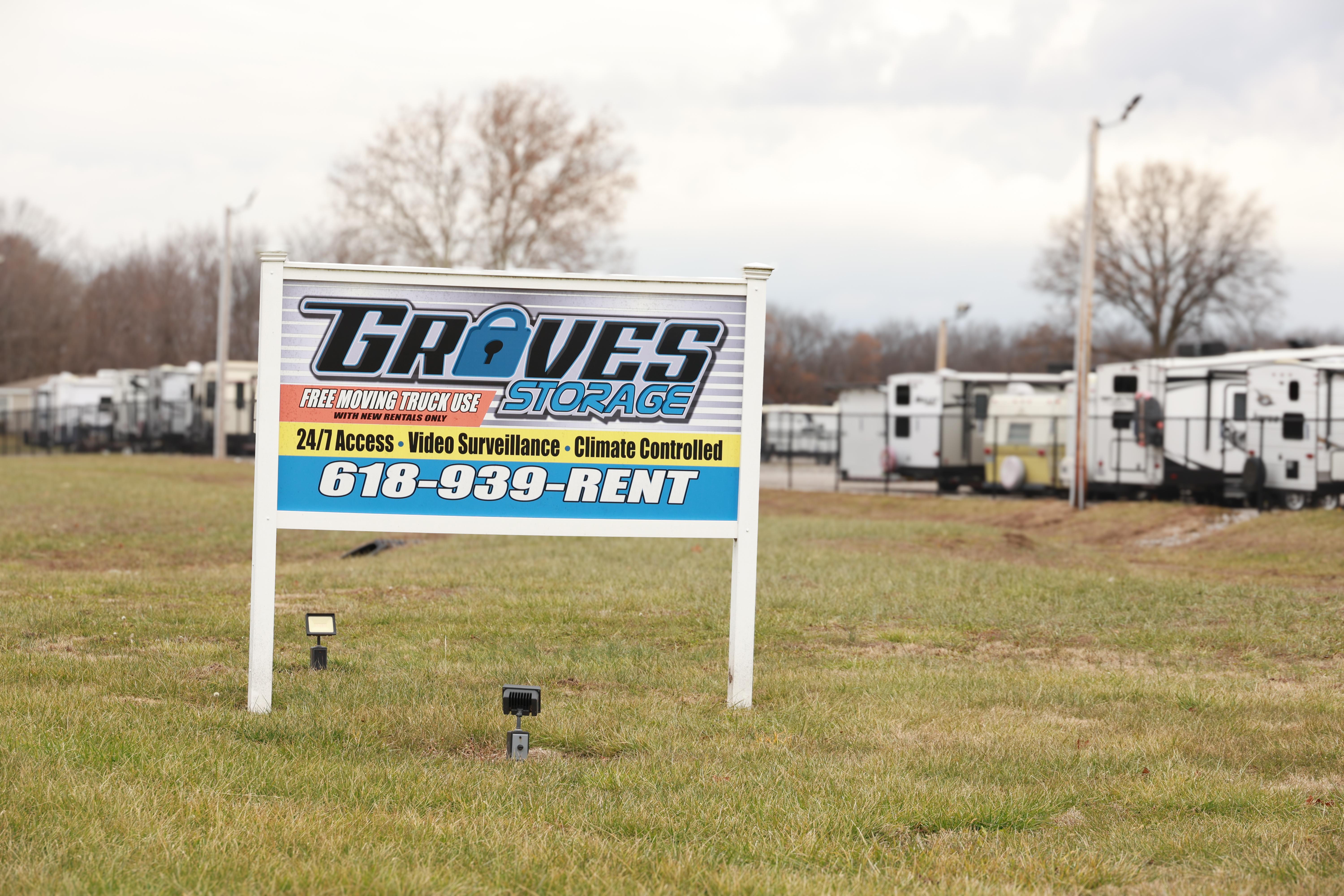 groves-storage-waterloo-il