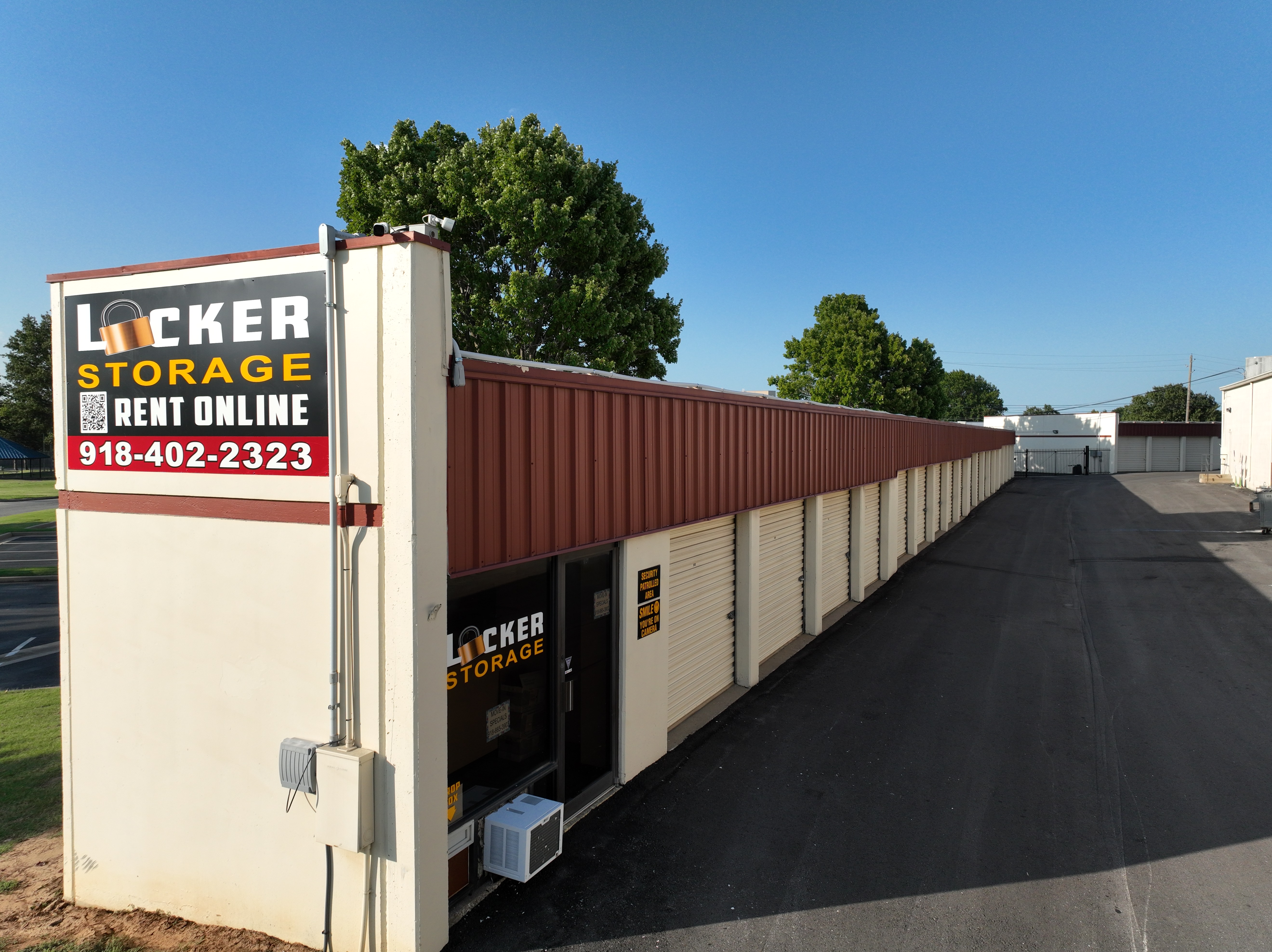 sign and storage Broken Arrow