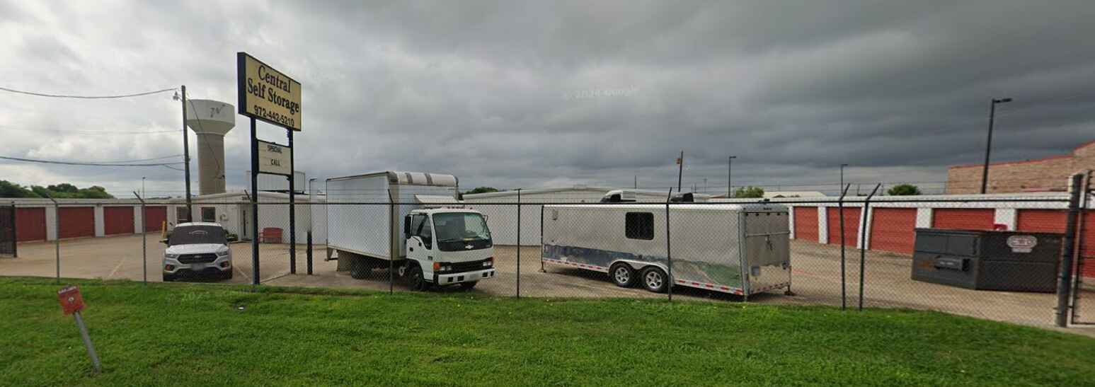 vehicle storage facility with vehicle storage in Wylie