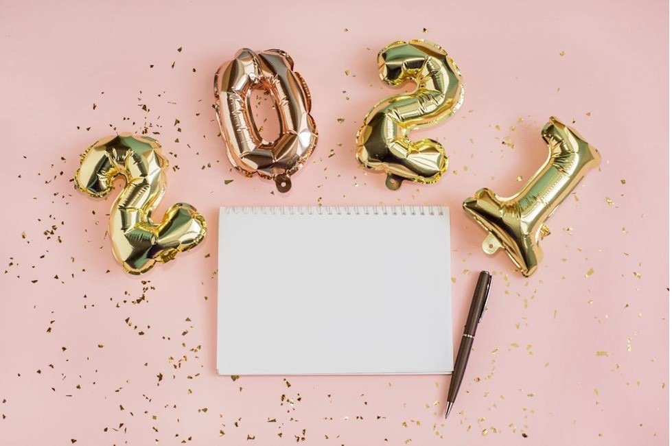 11 Minimalist New Year’s Resolution Ideas for 2021