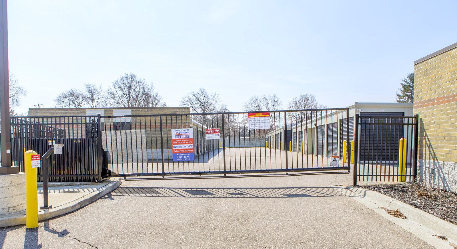  National Storage Brighton - Grand River 7286 W. Grand River  Brighton, MI 48114 National Storage Brighton - Grand River 7286 W. Grand River  Brighton, MI 48114 National Storage Brighton - Grand River 7286 W. Grand River  Brighton, MI 48114 National Storage Brighton - Grand River 7286 W. Grand River  Brighton, MI 48114 Previous Next National Storage Livonia – North 28153 Eight Mile Road, Livonia, MI 48152