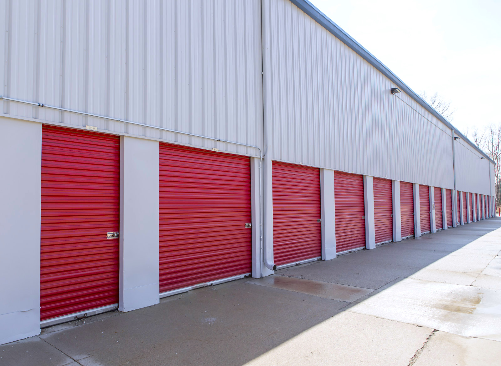 National Storage Livonia – West 31465 Eight Mile Rd., Livonia, MI 48152