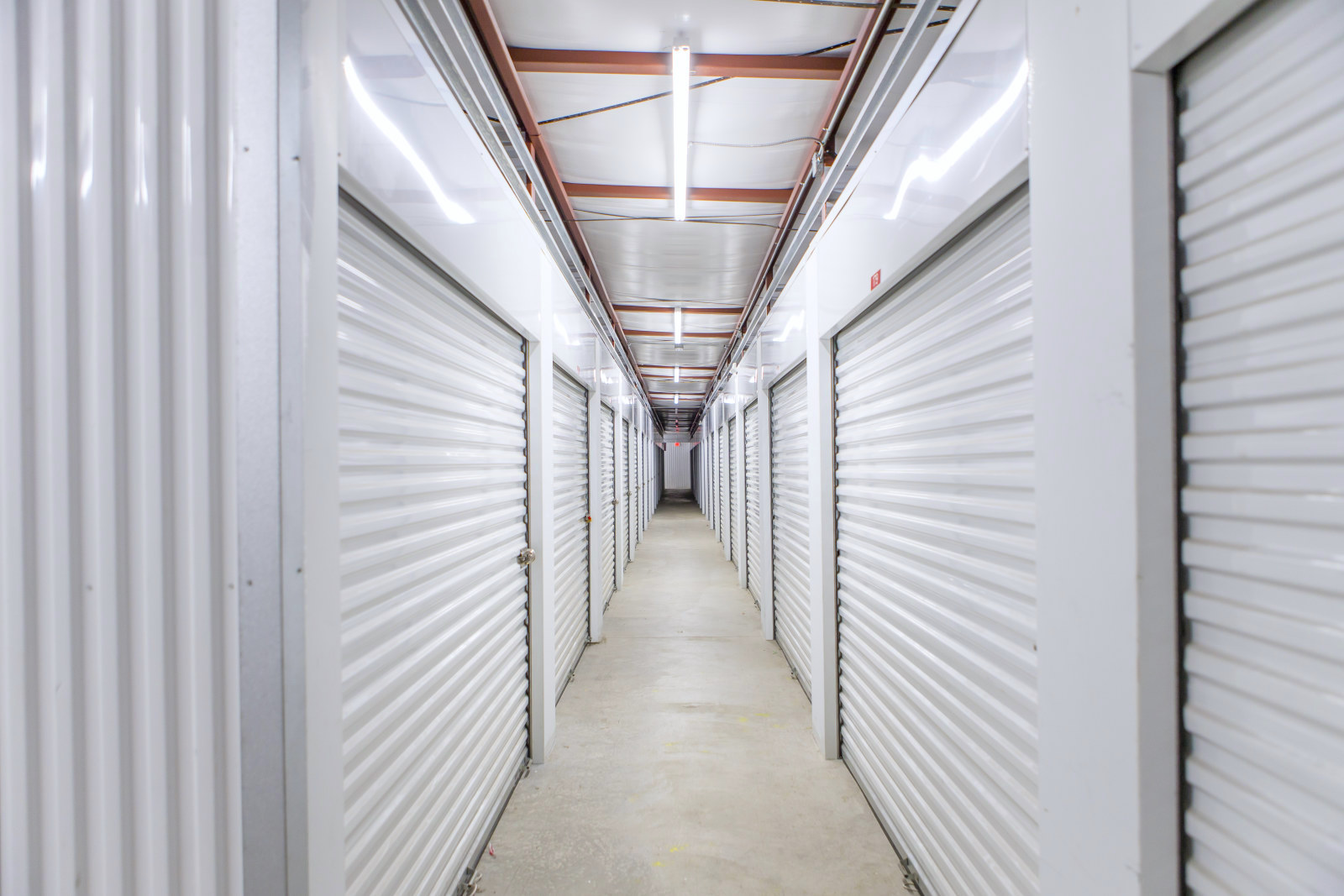 National Storage Livonia – West 31465 Eight Mile Rd., Livonia, MI 48152