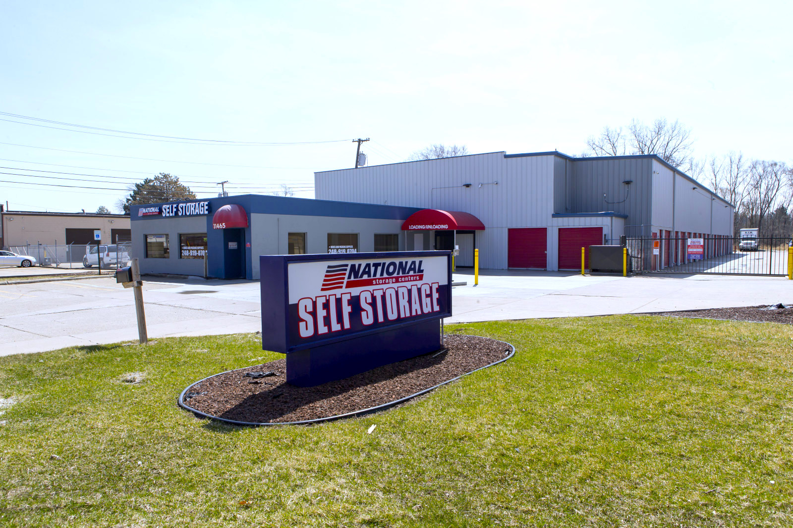 National Storage Livonia – West 31465 Eight Mile Rd., Livonia, MI 48152