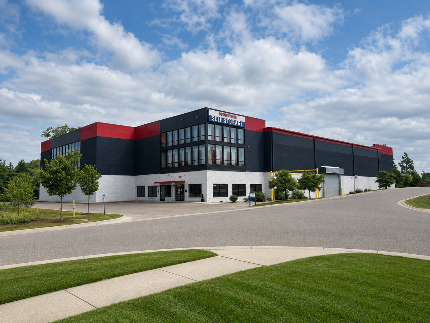 National Storage Comstock Park – Alpine II 4150 Alpine Ave. NW, Comstock Park, MI 49321