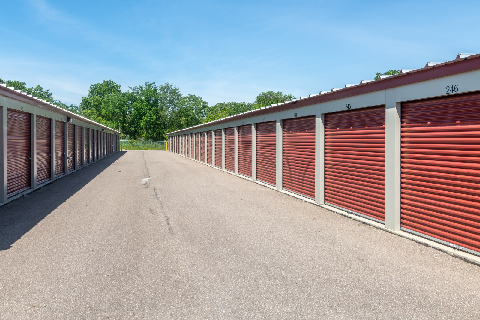 National Storage Davison – Lapeer Road 9424 Lapeer Road, Davison, Michigan 48423 (810) 371-3269