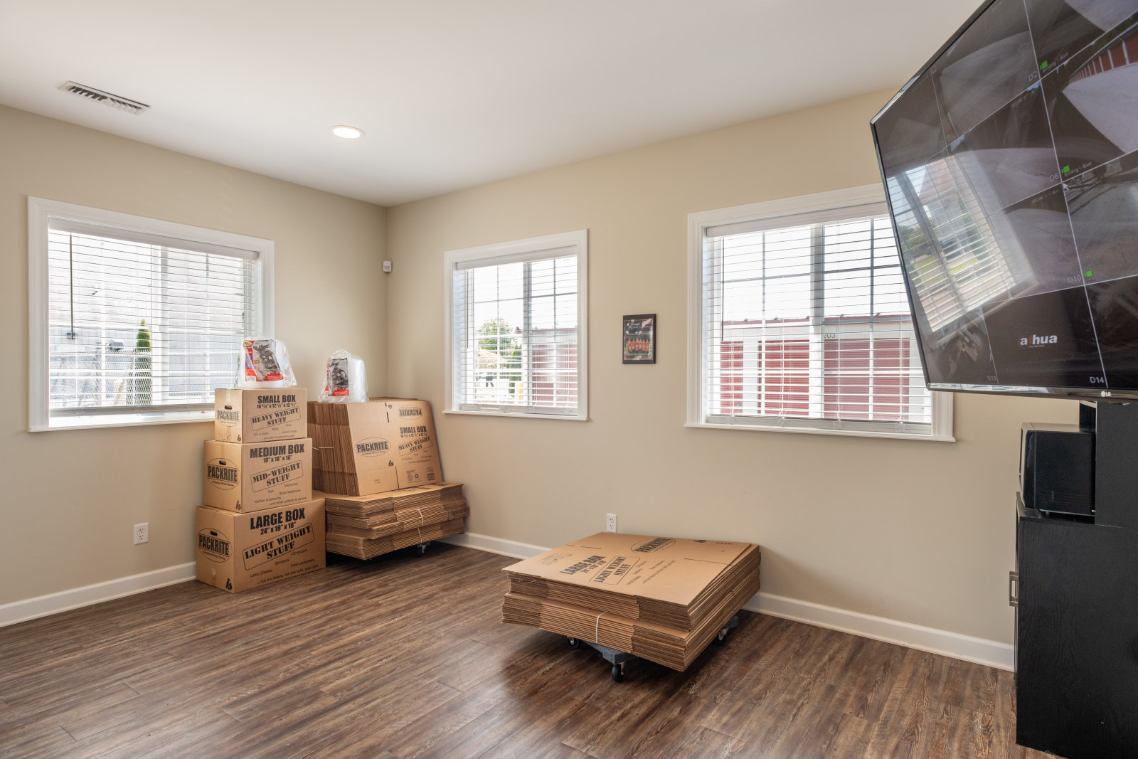 National Storage Davison – Lapeer Road 9424 Lapeer Road, Davison, Michigan 48423 (810) 371-3269