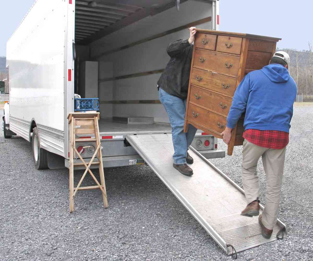 How to Properly Pack and Unload a Moving Truck