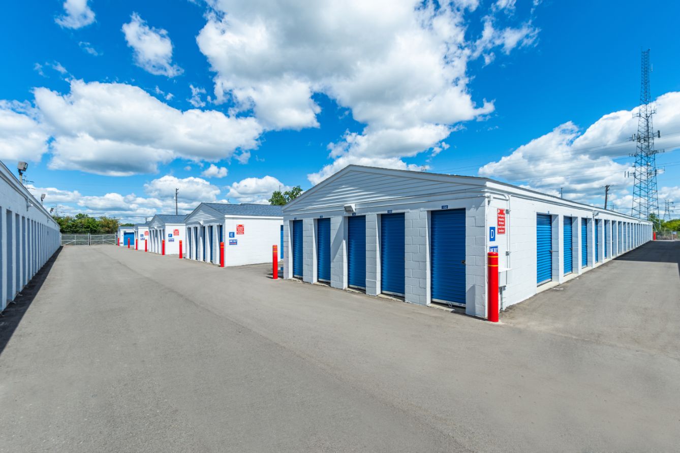 National Storage Bloomfield – MLK Blvd 800 Martin Luther King Jr. Blvd. South, Pontiac, MI 48341