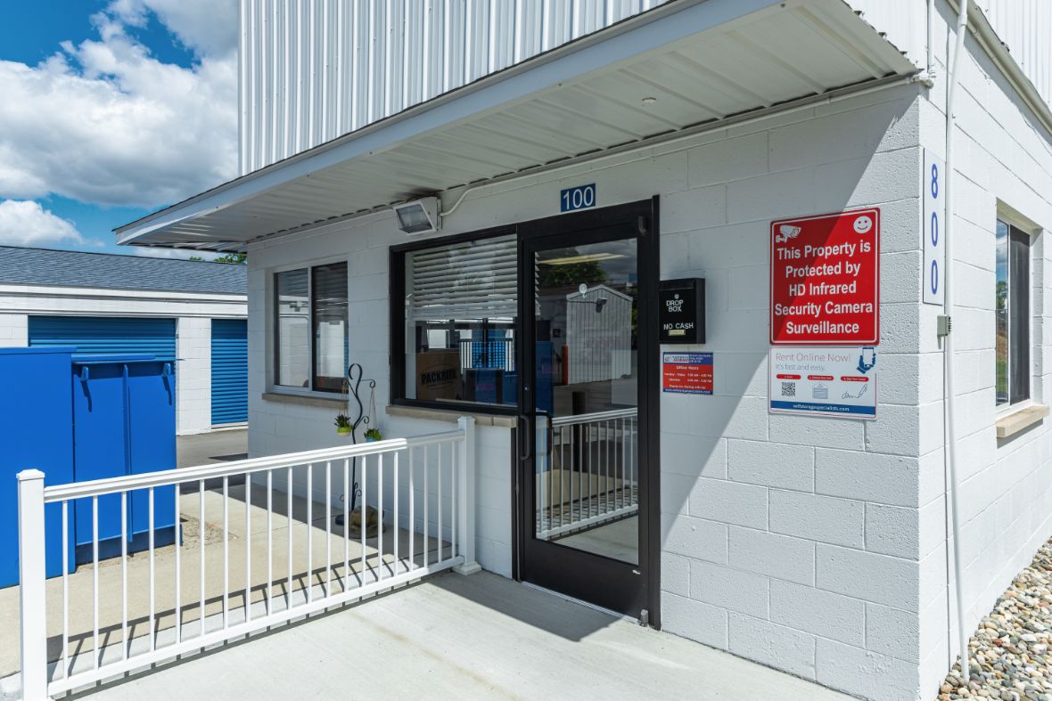 National Storage Bloomfield – MLK Blvd 800 Martin Luther King Jr. Blvd. South, Pontiac, MI 48341