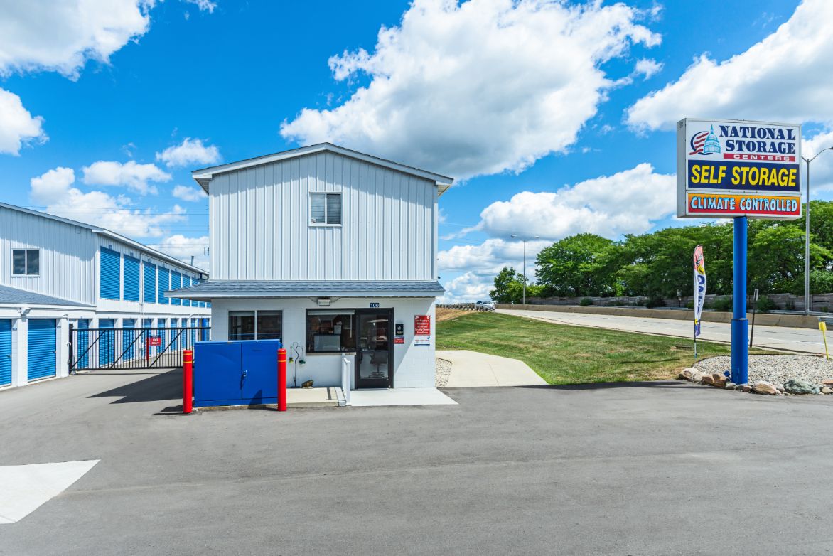 National Storage Bloomfield – MLK Blvd 800 Martin Luther King Jr. Blvd. South, Pontiac, MI 48341