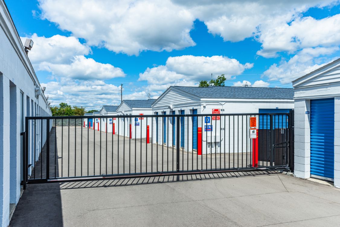 National Storage Bloomfield – MLK Blvd 800 Martin Luther King Jr. Blvd. South, Pontiac, MI 48341