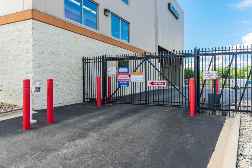 National Storage Bloomfield – Telegraph Road 540 S. Old Telegraph Road, Pontiac, MI 48341