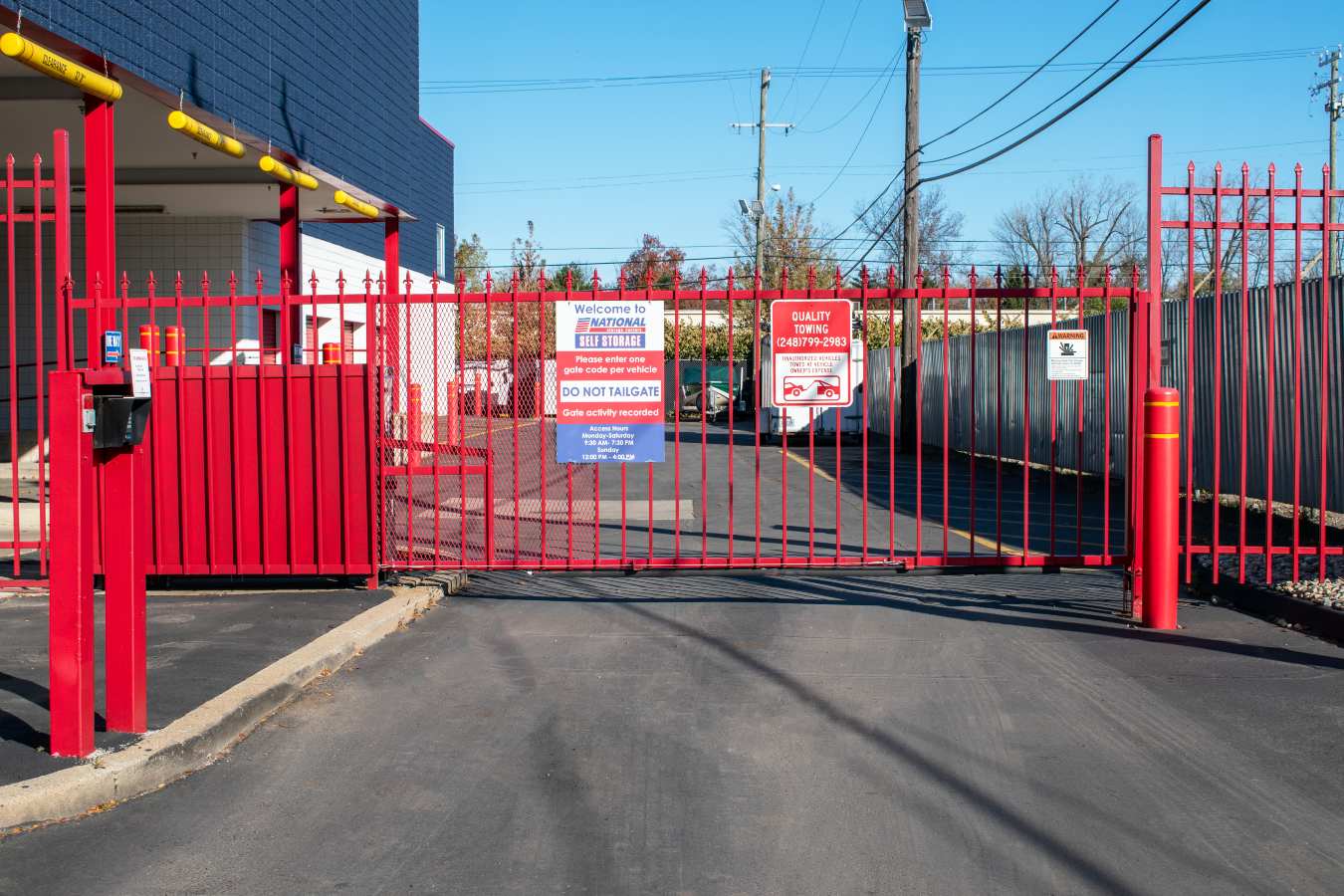 National Storage Southfield - 8 Mile Road 21940 West 8 Mile Rd Southfield, MI 48075