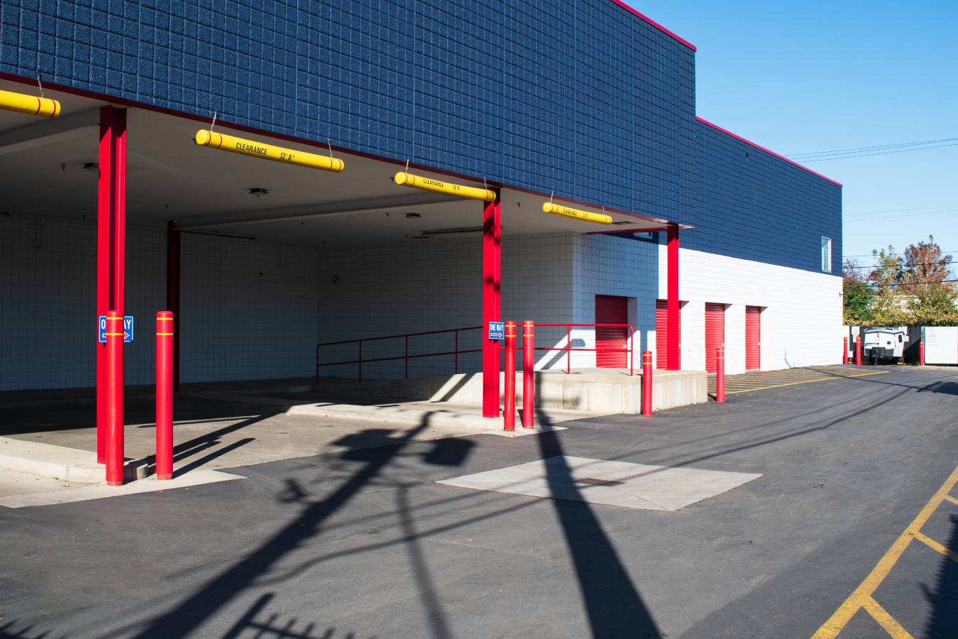 National Storage Southfield - 8 Mile Road 21940 West 8 Mile Rd Southfield, MI 48075