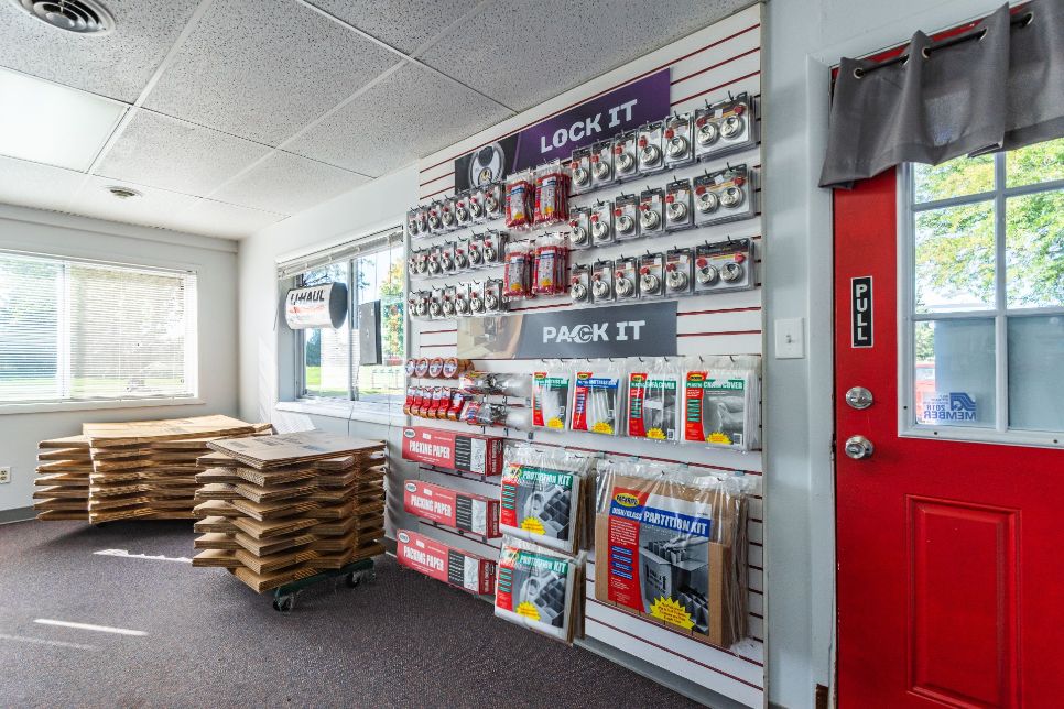  National Storage Highland – Allow Parkway Road 1574 Alloy Parkway Rd., Highland, MI 48356 (248) 781-2085