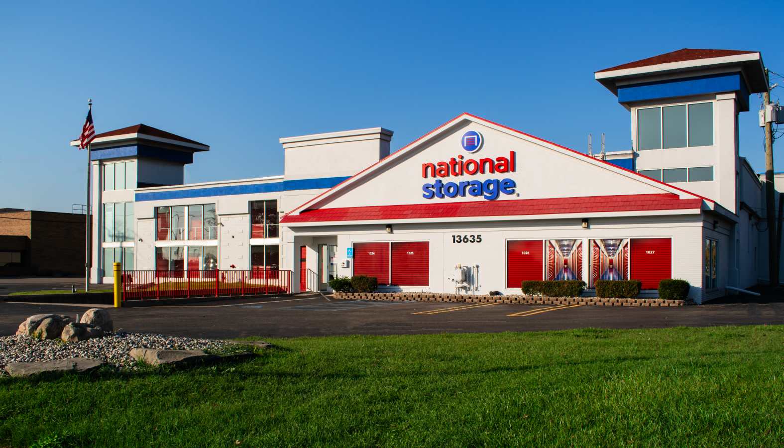 National Storage Livonia - Merriman Road 13635 Merriman Road Livonia, MI 48150