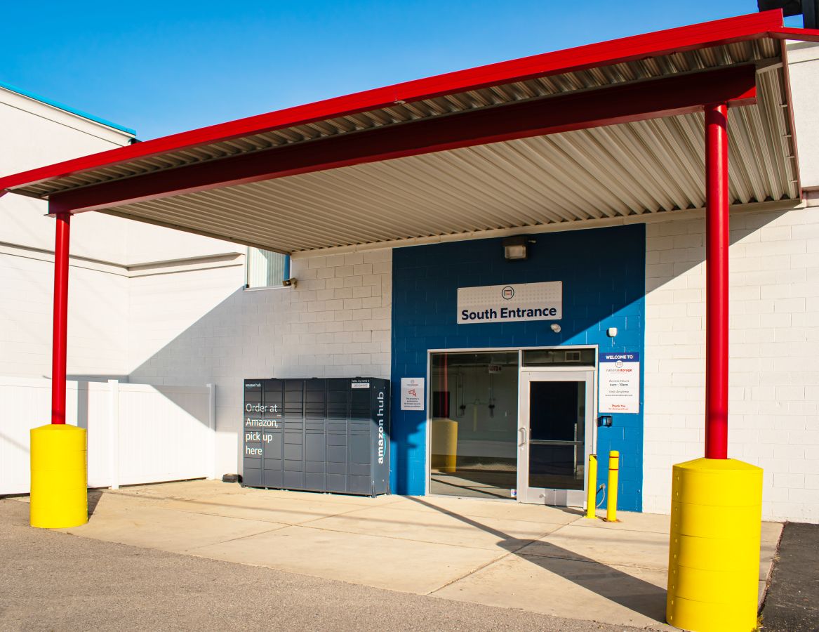 National Storage Livonia - Merriman Road 13635 Merriman Road Livonia, MI 48150