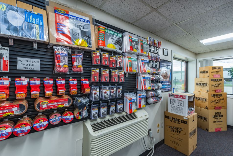 National Storage Westland - Newburgh Road 1638 S. Newburgh Rd Westland, MI 48186