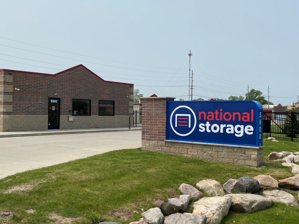 National Storage Howell – M-59 5800 E. Highland, Howell, Michigan 48843