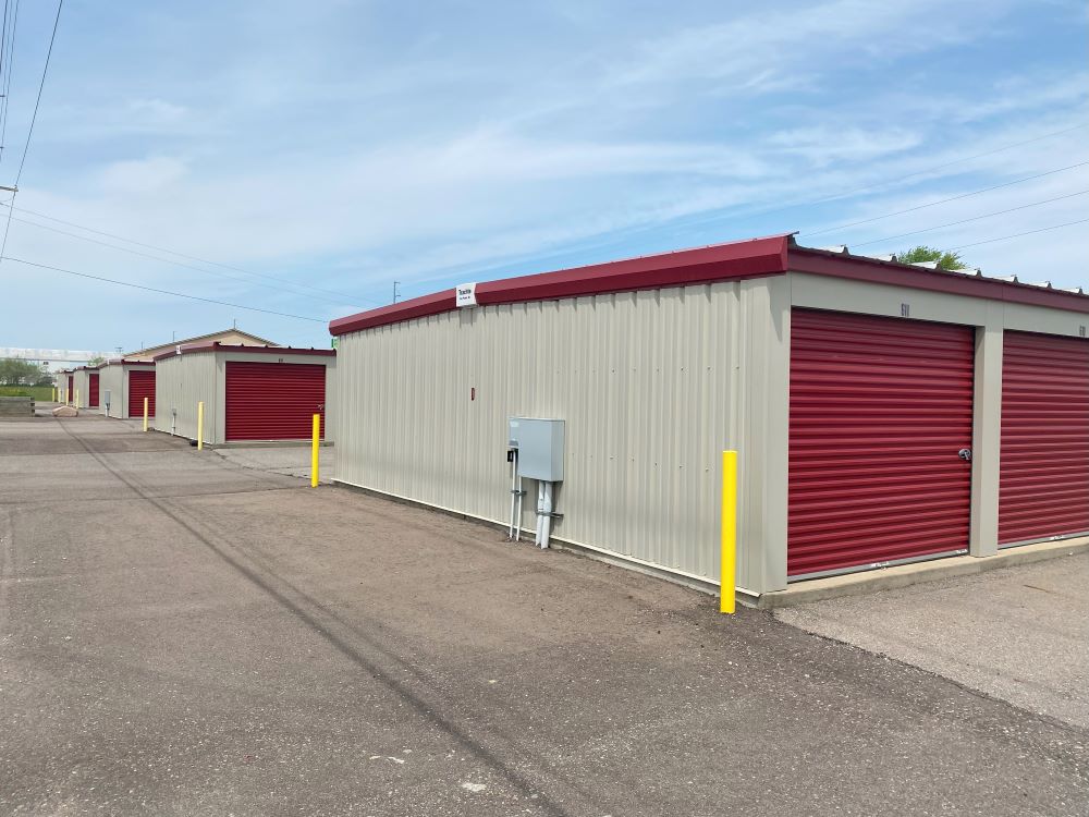 National Storage Howell – M-59 5800 E. Highland, Howell, Michigan 48843