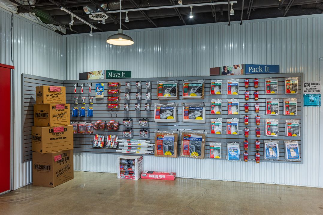 National Storage Redford – Telegraph Road 9125 Telegraph Road, Redford, MI 48239