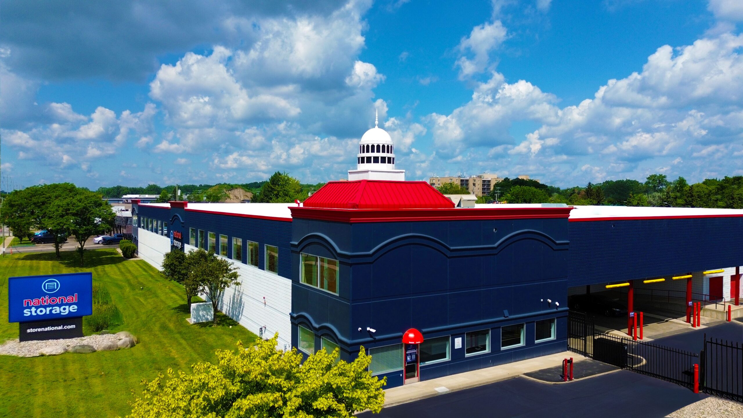 National Storage Southfield - 8 Mile Road 21940 West 8 Mile Rd Southfield, MI 48075
